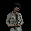 홍신자: 네 개의 벽 이미지