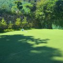 산골짜기 하얀집 이미지