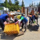 “숨조차 힘든 찜통 속, 구슬땀으로 복구 지원” 한국자유총연맹 제천지회, 아산 수해 복구에 온 힘 이미지