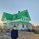 초록지붕의집 루시 모드 몽고메리 캐나다 프린스 에드워드 섬 빨간머리안 집 신축현장 앞에서 만화속 주인공 되어 사진촬영 이미지