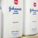 미국 판사는 활석 공개에 대한 Johnson &amp; Johnson 주주 집단 소송을 인증합니다 이미지