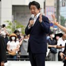 [CNN] 아베 신조 전 일본 총리, 유세 중 암살 이미지