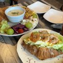 좋은아침팬션 | 선재도 오션뷰 브런치 카페 바닷가에서 좋은아침