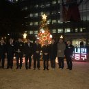 중구, 구청 앞 잔디광장에 희망의 크리스마스 트리 점등 이미지