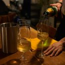 사당역 13번출구 횡단보도 | 사당역 와인바 괜찮아사당이야 연말 분위기 물씬 데이트 맛집