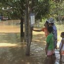 태국 : 수라트 - 고무 대홍수가 넘치게 한 지상/'일본판 베네치아?'日지반 침하로 마을 침수 심각/인도네시아 홍수 이미지