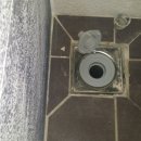 안산 사동 SK(선경) 아파트 화장실 욕조 하수구 및 바닥 하수구 배관이 막혀서 석션 흡입으로 뚫음 작업했어요 이미지