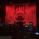 슈들리 | Petit Brabancon 「𝐈𝐟 𝐘𝐨𝐮 𝐉𝐮𝐬𝐭 𝐒𝐭𝐚𝐫𝐞 𝐓𝐡𝐞𝐧 𝐇𝐞𝐚𝐝𝐛𝐚𝐧𝐠 𝐨𝐫 𝐃𝐢𝐞」 후기..