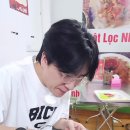 반쎄오 먹는 아조씨 이미지