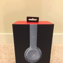 [판매완료]마이크 기능되는 가벼운 헤드폰(Dr. Dre beats by solo2) $45 이미지