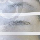 자연스러운눈썹결입니다