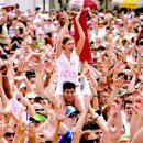 위아더월드 이미지