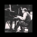 베토벤 '7개의 바가텔' 피아노를 위한 두도막·세도막형식의 소품에 붙이는 명칭. ‘가벼운 작품’이라는 뜻이다. 이 명칭은 F.쿠프랭의 이미지