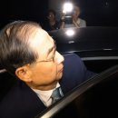 한덕수, 계엄 당일 대통령실서 주머니 문건 꺼내...‘임무’ 하달받았나한덕수-이상민, 주머니서 문건 꺼내 논의 이미지