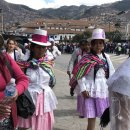 페루 사람들 과 그들의 전통 의상 들 이 참으로 아름답다 이미지