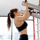 여성들의 근력 운동, “근육 커지지 않아요” 이미지