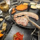 왕솥뚜껑구이전문꿀2 | 상암 돼지갈비 솥뚜껑에 15가지 요리 기본 구성 정말 최고예요