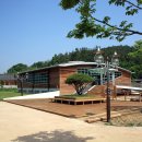 고인돌(보호각) 이미지