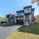 ⌘ 렌트-디테치드 홈, 4베드,2가라지 in Barrie $3,600 ⌘ 이미지