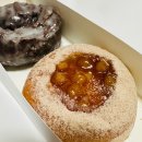 중3-371 R | 크리스피크림 도넛 애플청크시나몬 글레이즈드 초콜릿 케익 칼로리 메뉴 가격 주차 내돈내산 후기!