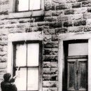 인간 자명종(잠깨워주는 사람, Knocker upper) 이미지