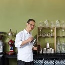 시니어 바리스타 이미지