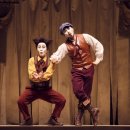 국립극단 연극 스카팽 이미지