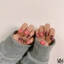 빛나다 손, 눈썹