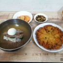 식객 허영만의 백반기행 종로 맛집 유진식당 평양냉면, 녹두지짐, 돼지코, 홍어무침 이미지