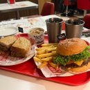 강남역 햄버거 브런치 맛집 ’위트앤미트‘ 베스트 메뉴 올마이티 수제버거 파스트라미 샌드위치