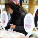 Nail Buffing: A New Sign of Korean Spending?-wsj 4/5 : 한국 통계청 물가지수 구성항목 소비패턴 변화에 맞게 변경? 이미지