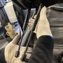 진영리안전배터리 자동차부분정비 | 구리 수입차정비 쏘렌토 R 허브베어링, 본넷쇼바, 배터리 교환 작업