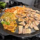 선사솥뚜껑삼겹살 | [선사솥뚜껑삼겹살] 소주를 2000원에 판매하는 암사역 고기맛집 내돈내산 솔직후기(주차가능)