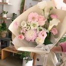 [송리단길꽃집-메이씨엘]남자친구어머니 첫인사꽃다발/꽃다발/핑크꽃다발/기념일꽃다발/축하꽃다발/생신...