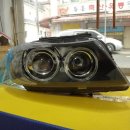 BMW3 E90 전기형 05ㅡ08 헬라 정품 헤드라이트 이미지