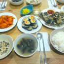 에딘버러민박 에비레인 오늘의 아침(떡볶이,맑은홍합탕) 과 저녁(탕수완자,돌솥비빔밥) 식사 사진입니다. 이미지