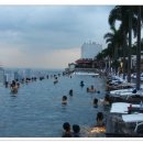싱가폴 마리나베이샌즈 호텔 수영장 요기가 58층.. 이미지
