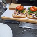 호밀빵 샌드위치.자몽야채 샐러드 이미지