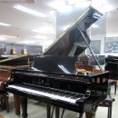 스타인웨이(Steinway) 피아노 이미지