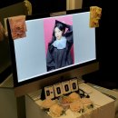 다양한 컨셉은 물론 학사모 컨셉으로 셀프 사진 촬영할 수 있는 포토이즘스튜디오 이태원점