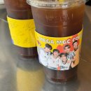 오늘 소소한 외출 목표 이룬 후기 🥵🤍 촉촉한황치즈칩 구하고 메가커피 엑소 컵홀더 성공🌀