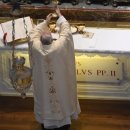 “성 요한 바오로 2세 교황은 친밀, 정의, 자비, 그리고 기도의 사람입니다” 이미지
