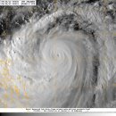 북상중인 제 17호 태풍 즐라왓(JELAWAT) 18시현재모습 이미지