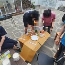 장항리 7080펜션 앞 간이화장실 | 여수 마당 있는 독채펜션 &#39;스테이감도&#39;에서 캠핑기분 냈던 촌캉스 후기