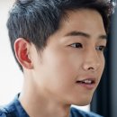 머리만지는남자