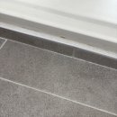 세븐일레븐대구영남타운점 | 수성영남타운아파트 화장실 줄눈 시공ㅣ백시멘트 탈락·변색 해결, 실크그레이로 완성한 프리미엄 줄눈