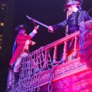 괌 PIC 해적 디너쇼 후기 🏴‍☠️ 차모로 바베큐와 액션 공연 완벽 조합! 괌 여행 필수 코스