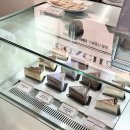 더착한커피숍 | 인천 롯백 카페 코치커피숍 롯데백화점 인천점 2층 맛있고 굿즈 예쁘네