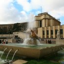 파리 에펠탑(La tour Eiffel)이 보이는 샤이오궁(Palais de Chaillot) 주변 풍경 이미지