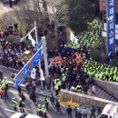 정발장군 동상 앞 이미지